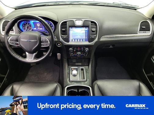 2022 Chrysler 300 Touring L