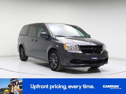 Gray 2017 Dodge Grand Caravan SE Plus