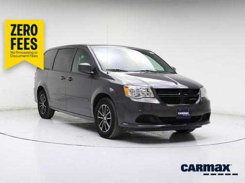 Gray 2017 Dodge Grand Caravan SE Plus