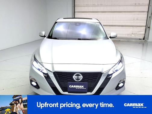 Silver 2019 Nissan Altima SV