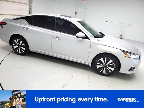 Silver 2019 Nissan Altima SV