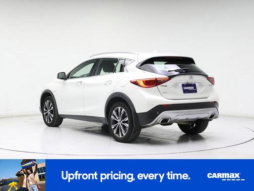 2017 INFINITI QX30 Premium