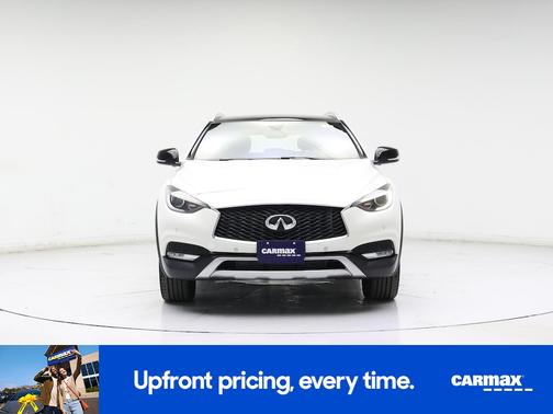 2017 INFINITI QX30 Premium