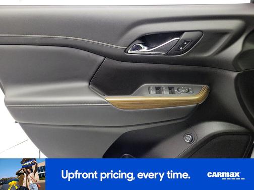 White 2023 GMC Acadia SLE