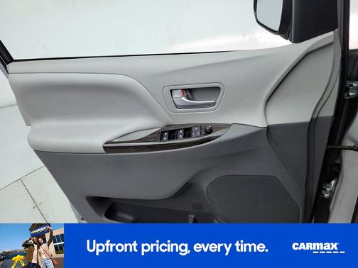 2018 Toyota Sienna XLE