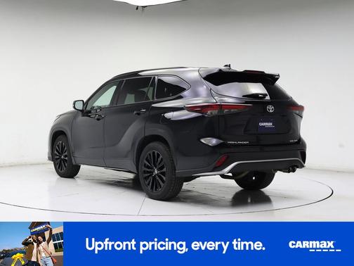 Black 2025 Toyota Highlander XSE
