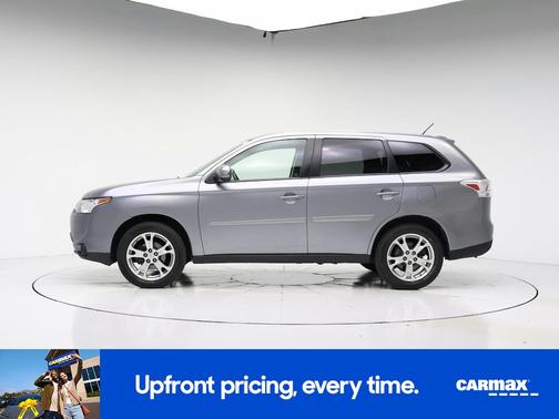 Silver 2014 Mitsubishi Outlander SE