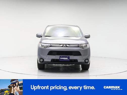 Silver 2014 Mitsubishi Outlander SE