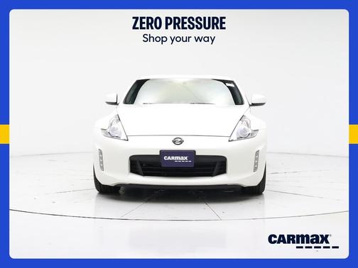 White 2016 Nissan 370Z Touring