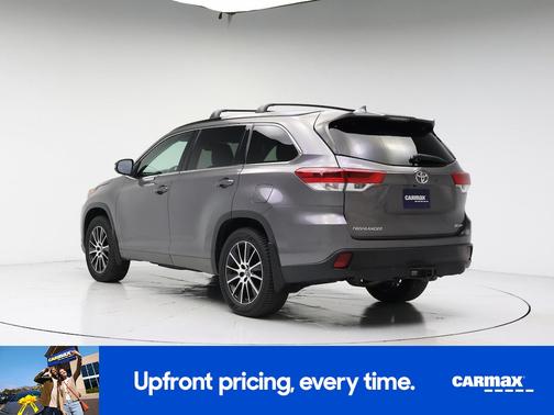 Gray 2018 Toyota Highlander SE