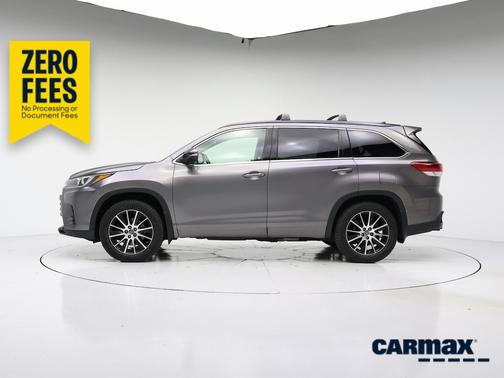 Gray 2018 Toyota Highlander SE