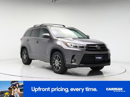 Gray 2018 Toyota Highlander SE