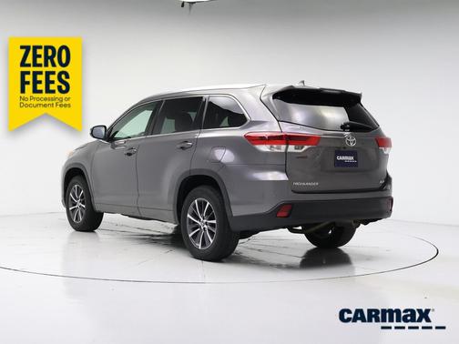 Gray 2018 Toyota Highlander XLE