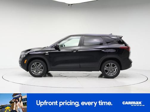 Black 2023 Kia Seltos LX