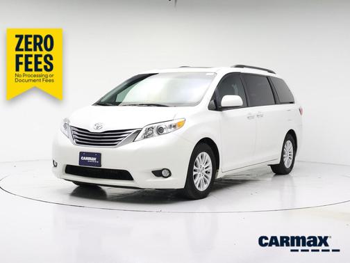 White 2015 Toyota Sienna XLE Premium