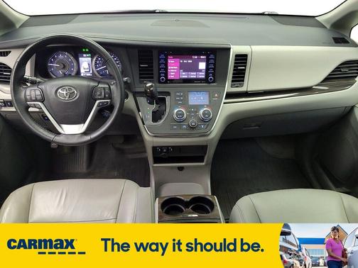 2018 Toyota Sienna XLE