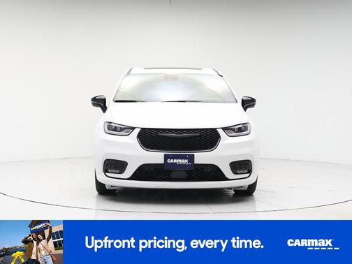 White 2023 Chrysler Pacifica Hybrid Limited