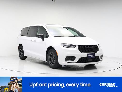 White 2023 Chrysler Pacifica Hybrid Limited