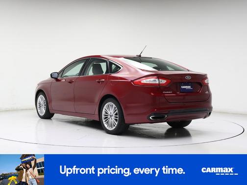 Red 2016 Ford Fusion SE