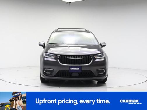 Gray 2023 Chrysler Pacifica Limited