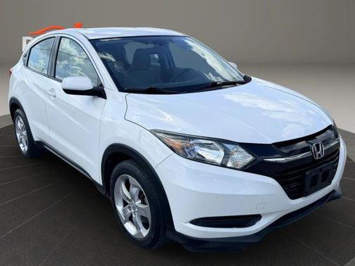 White 2016 Honda HR-V LX