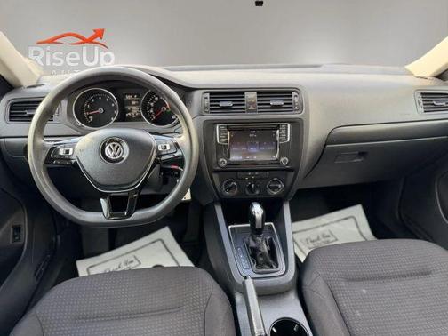 Pure White 2016 Volkswagen Jetta 1.4T S w/Technology