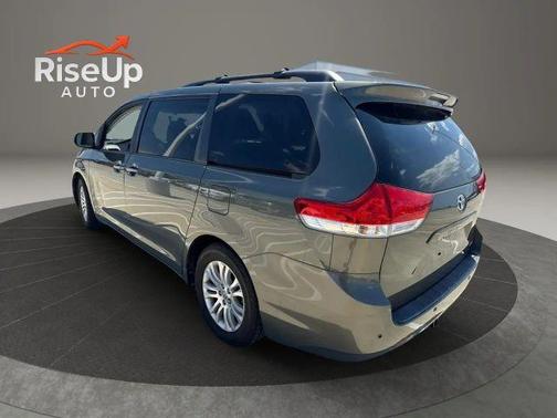 Gray 2013 Toyota Sienna XLE