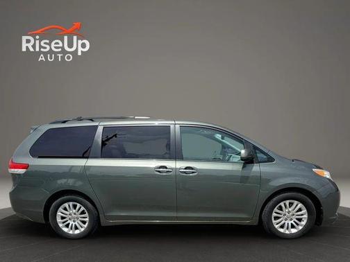 Gray 2013 Toyota Sienna XLE