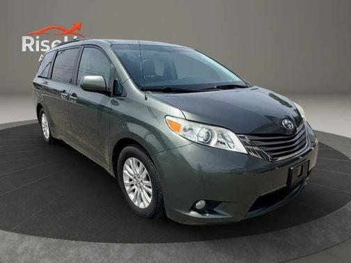 Gray 2013 Toyota Sienna XLE