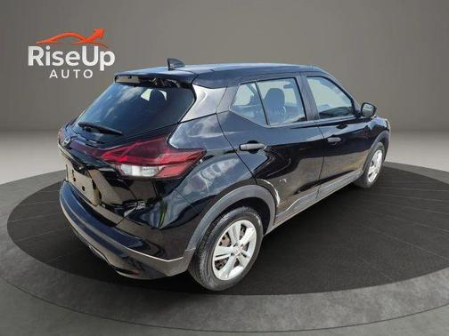 Super Black 2022 Nissan Kicks S