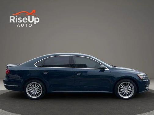 2018 Volkswagen Passat 2.0T SE w/ Technology