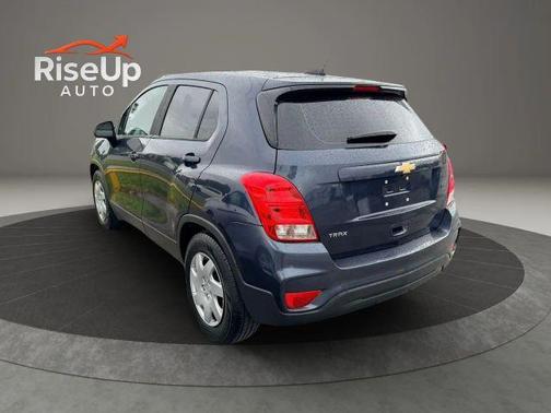 Blue 2018 Chevrolet Trax LS