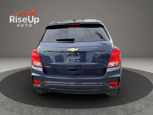 Blue 2018 Chevrolet Trax LS
