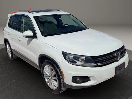 White 2015 Volkswagen Tiguan Auto SE
