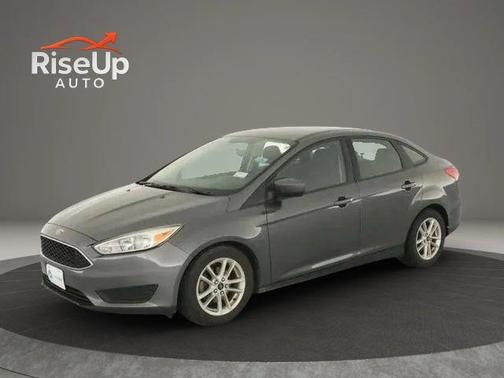 Gray 2015 Ford Focus SE