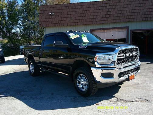 2020 RAM 2500 Tradesman 4x4 4dr Crew Cab 6.3 ft. SB Pickup