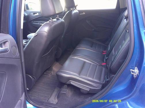 Lightning Blue Metallic 2017 Ford Escape SE