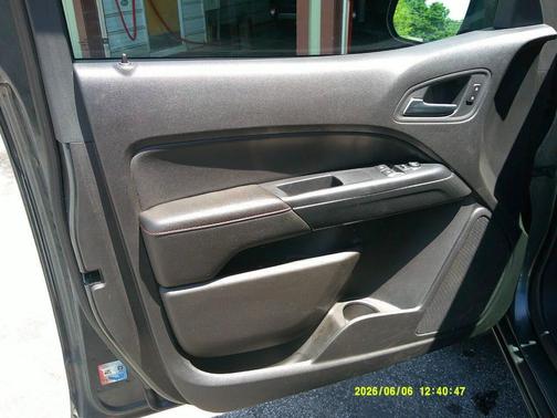 Cyber Gray Metallic 2015 GMC Canyon SLE