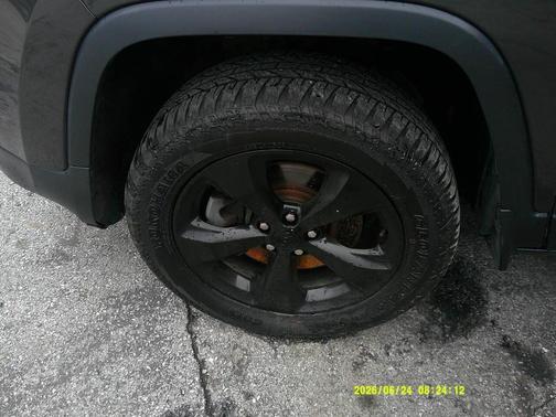 Granite Crystal Metallic Clearcoat 2016 Jeep Cherokee Limited