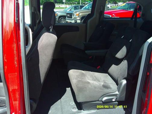 Red 2014 Dodge Grand Caravan SXT