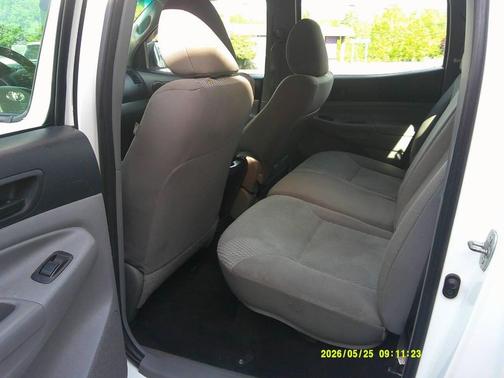 White 2013 Toyota Tacoma Base