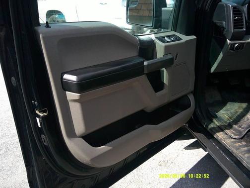 Black 2017 Ford F-150 XLT