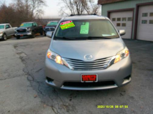 2016 Toyota Sienna LE