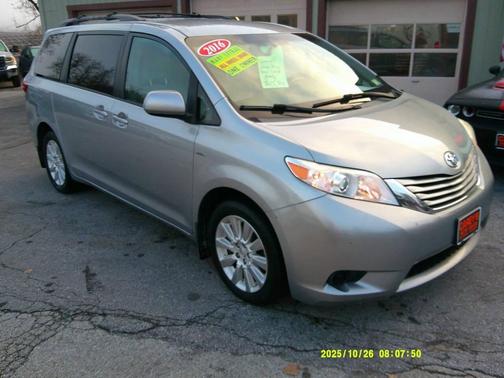 2016 Toyota Sienna LE