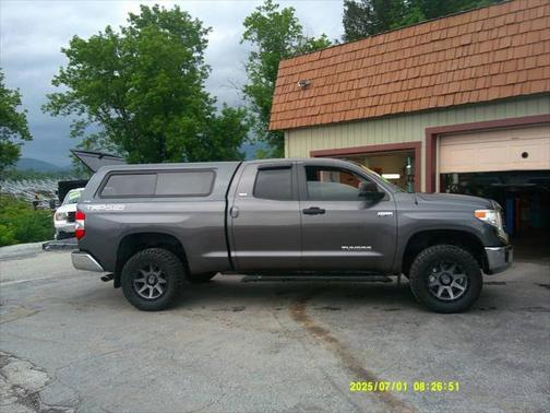2014 Toyota Tundra SR5
