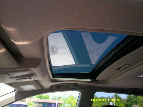 White 2012 Nissan Rogue SV