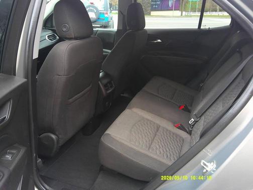 Gray 2018 Chevrolet Equinox LT