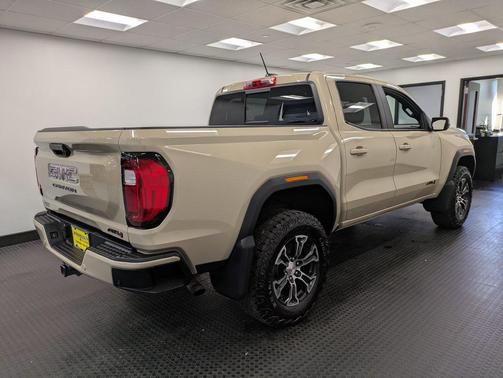 2023 GMC Canyon AT4