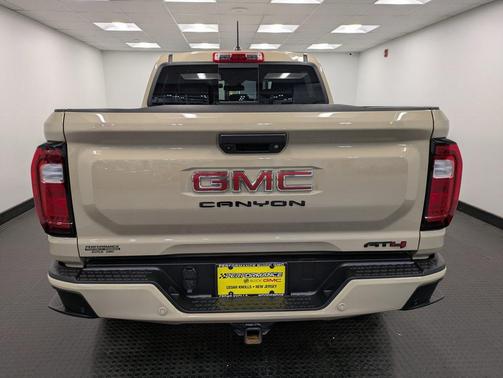 2023 GMC Canyon AT4