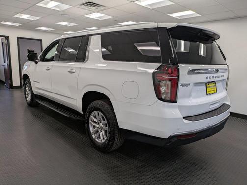 2023 Chevrolet Suburban LS